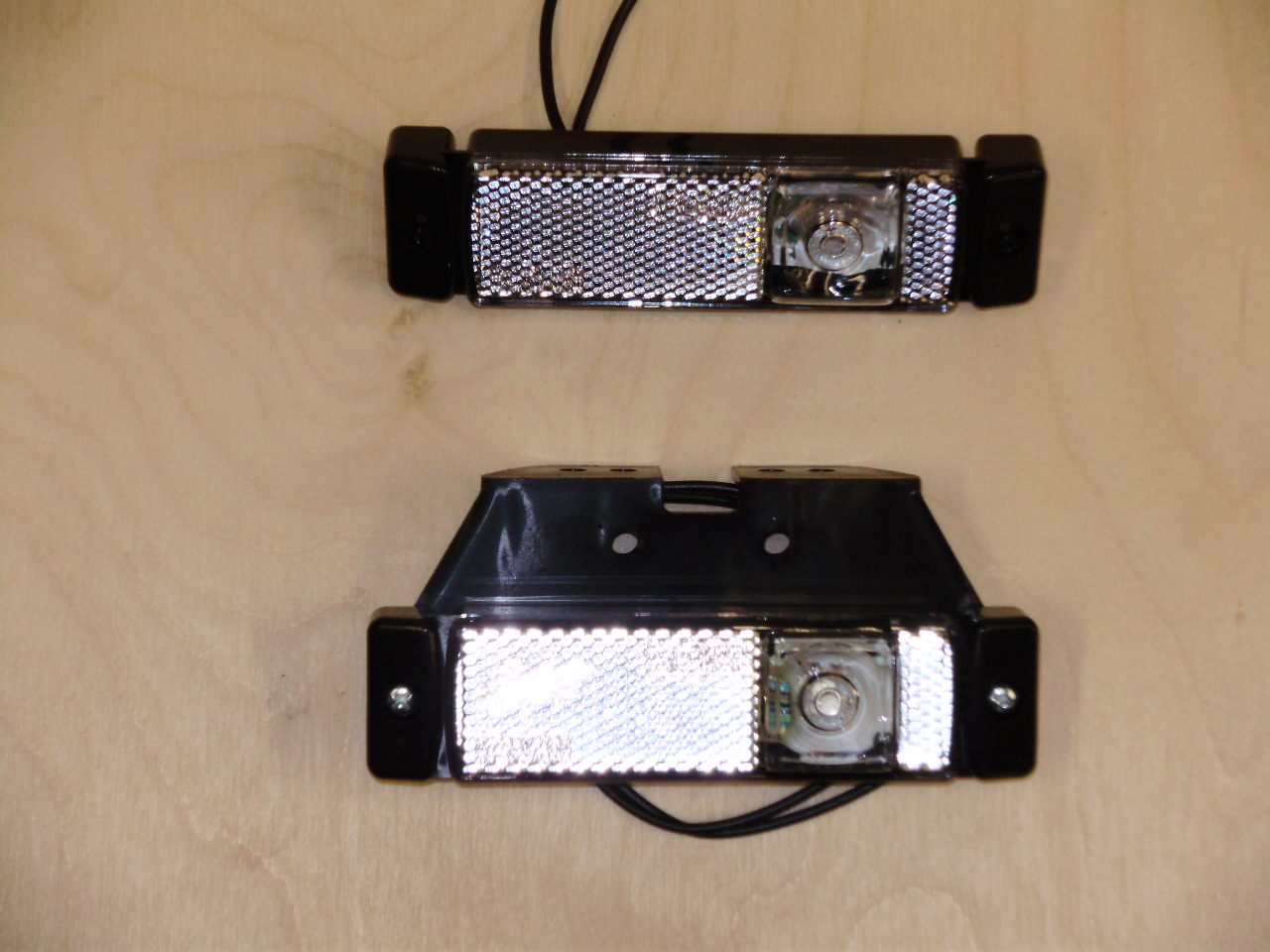 Pozin svtlo pedn bl diodov - Kliknutm na obrzek zavete